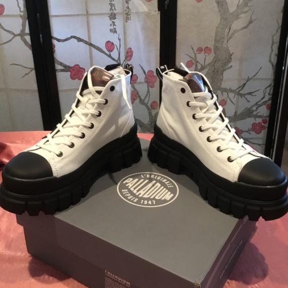 🥾 NIB Palladium Canvas Ankle Boots for Women 7.5 🥾 - Picture 3 of 6
